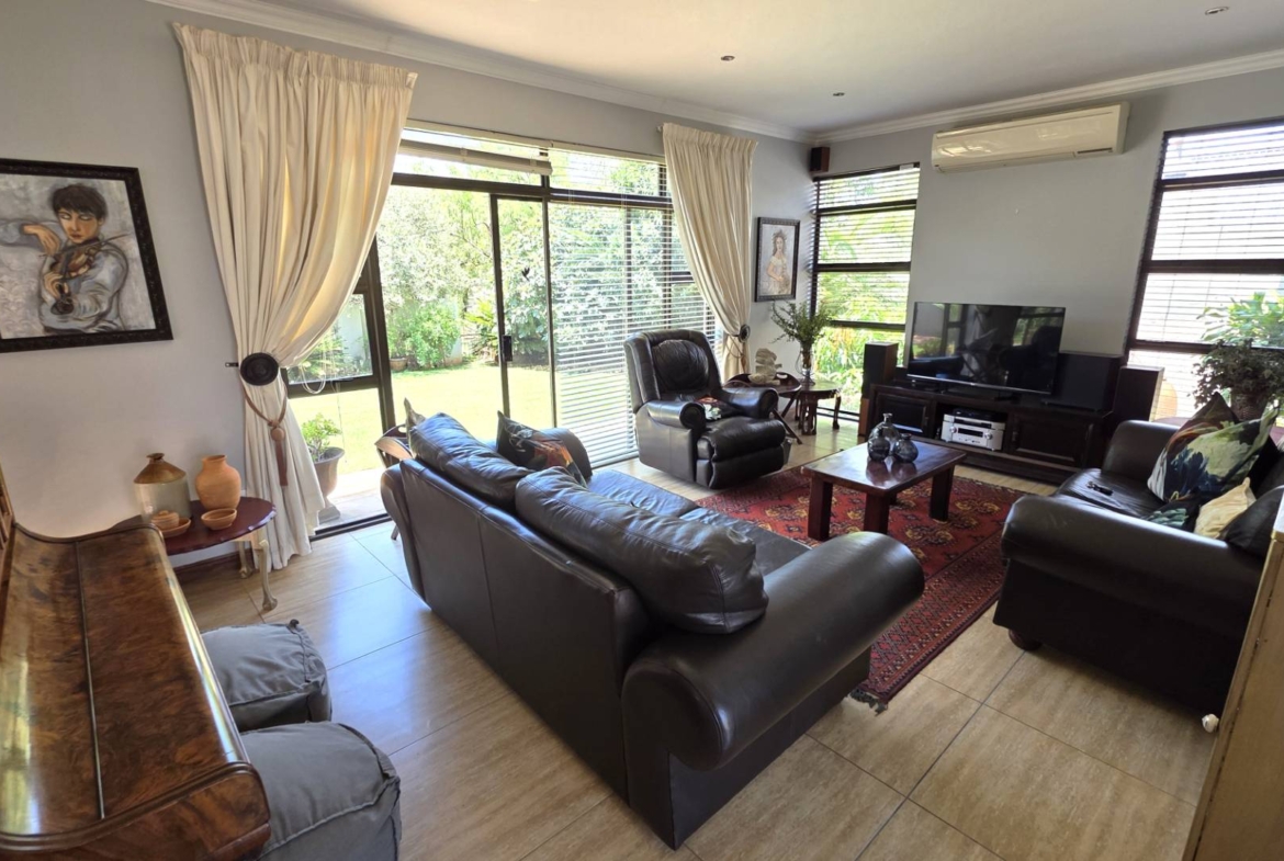 Immaculate 4 Bedroom Family Home In Leloko