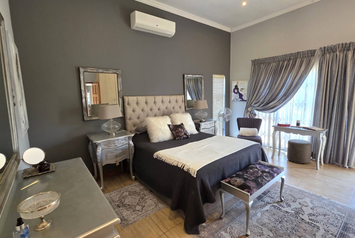 Immaculate 4 Bedroom Family Home In Leloko
