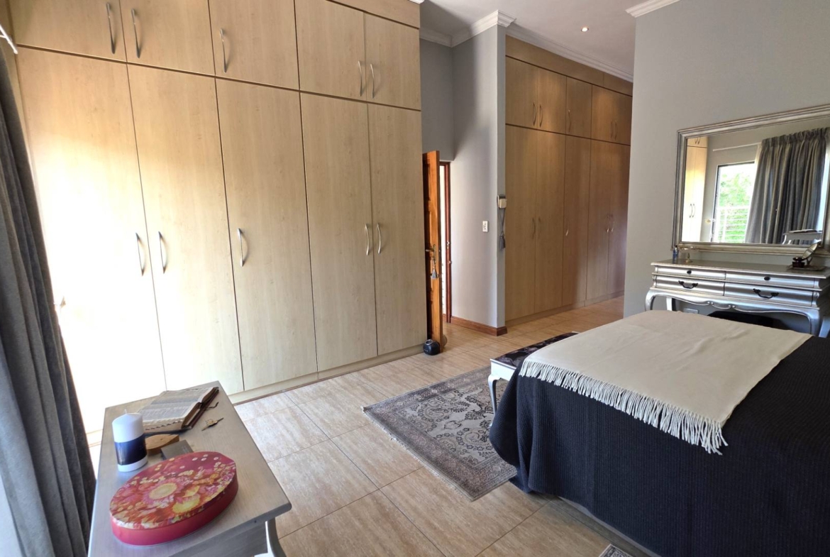 Immaculate 4 Bedroom Family Home In Leloko