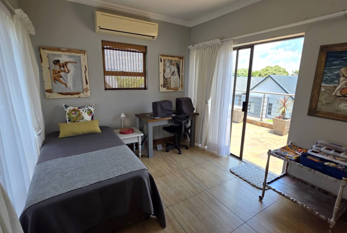 Immaculate 4 Bedroom Family Home In Leloko