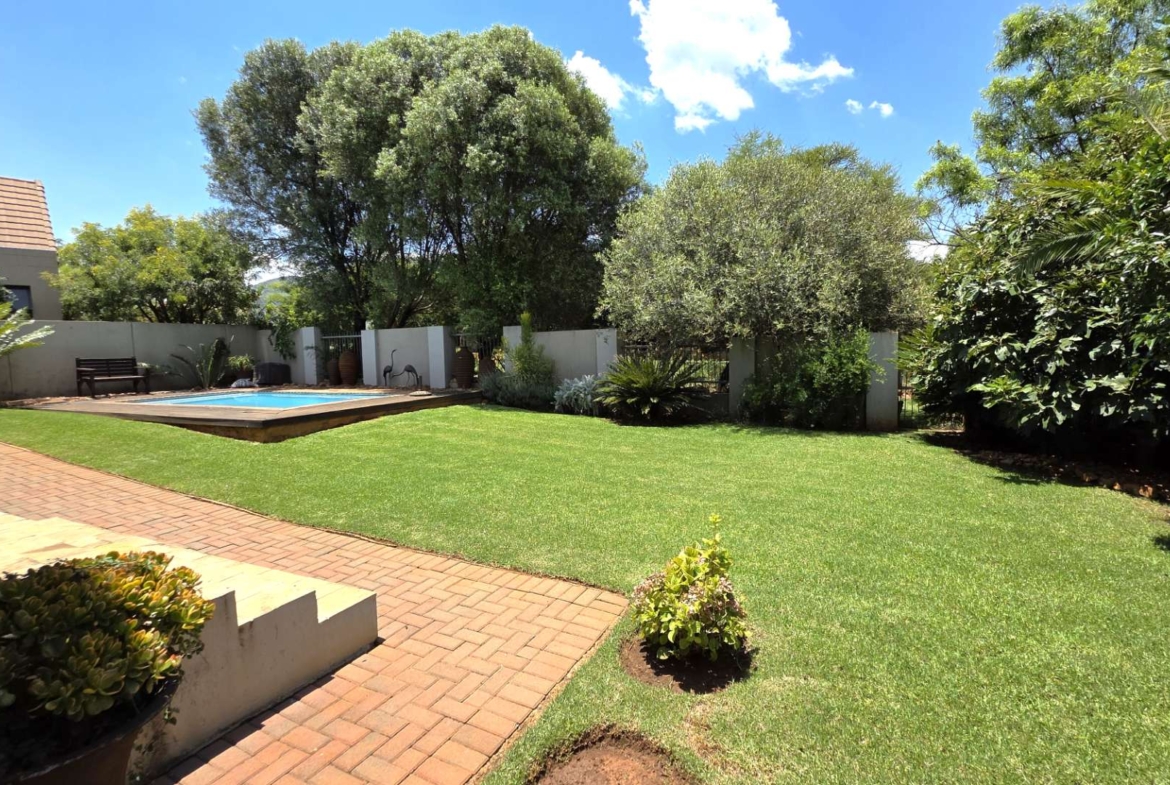 Immaculate 4 Bedroom Family Home In Leloko