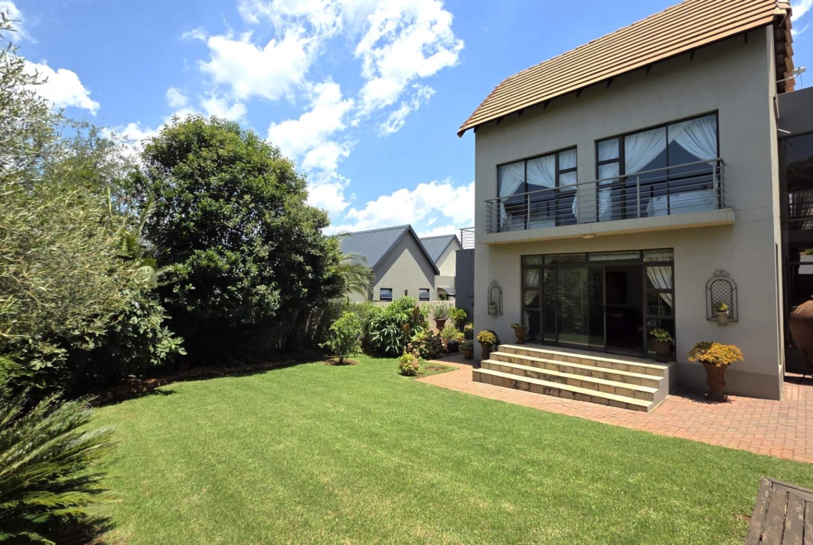 Immaculate 4 Bedroom Family Home In Leloko
