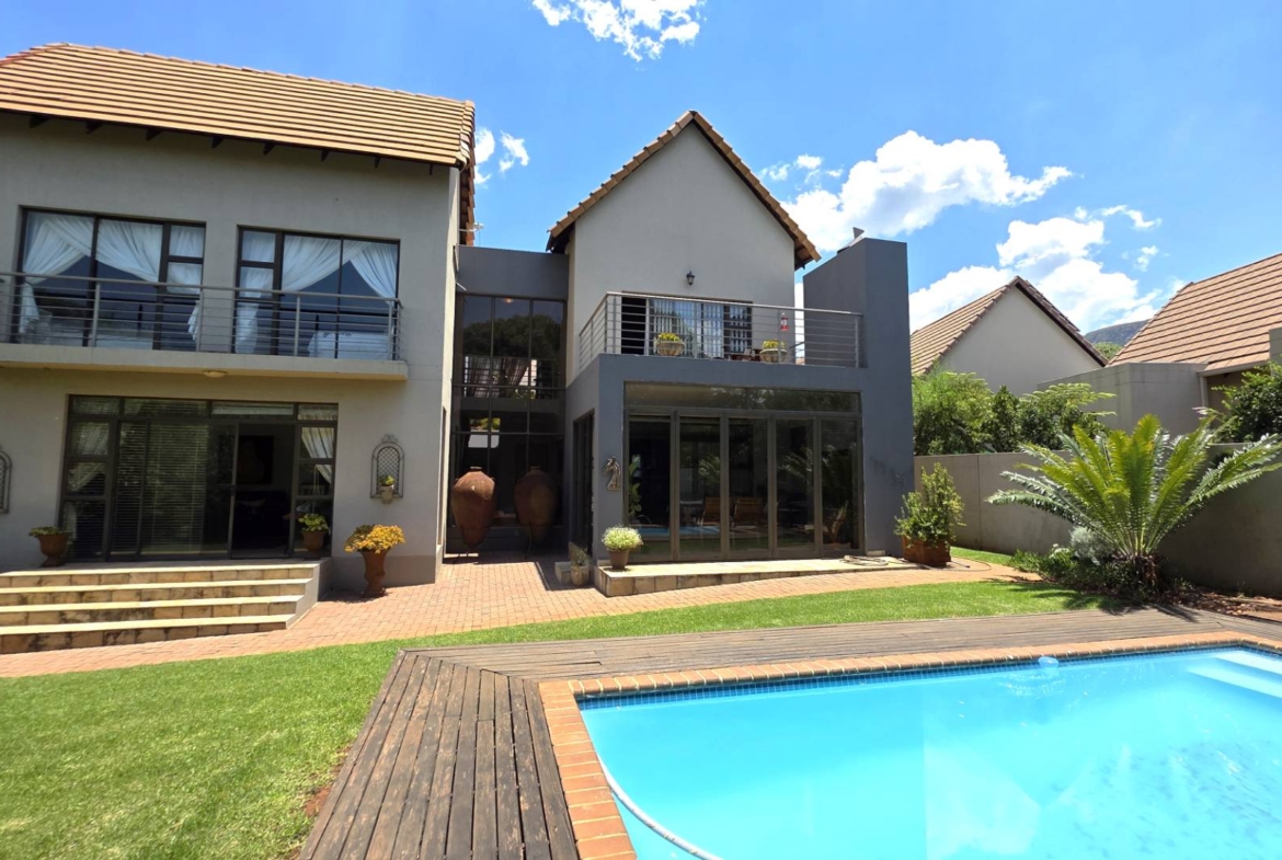 Immaculate 4 Bedroom Family Home In Leloko