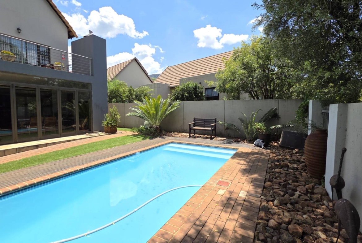 Immaculate 4 Bedroom Family Home In Leloko