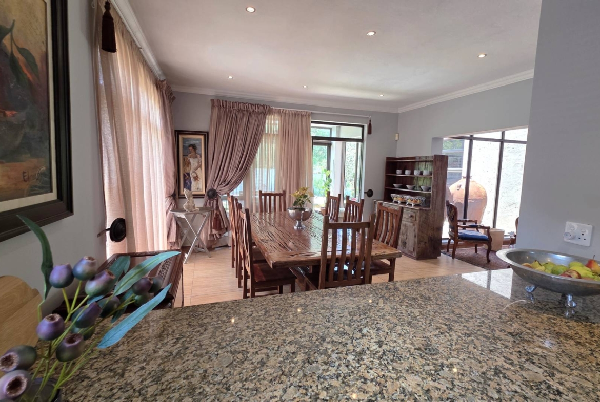 Immaculate 4 Bedroom Family Home In Leloko