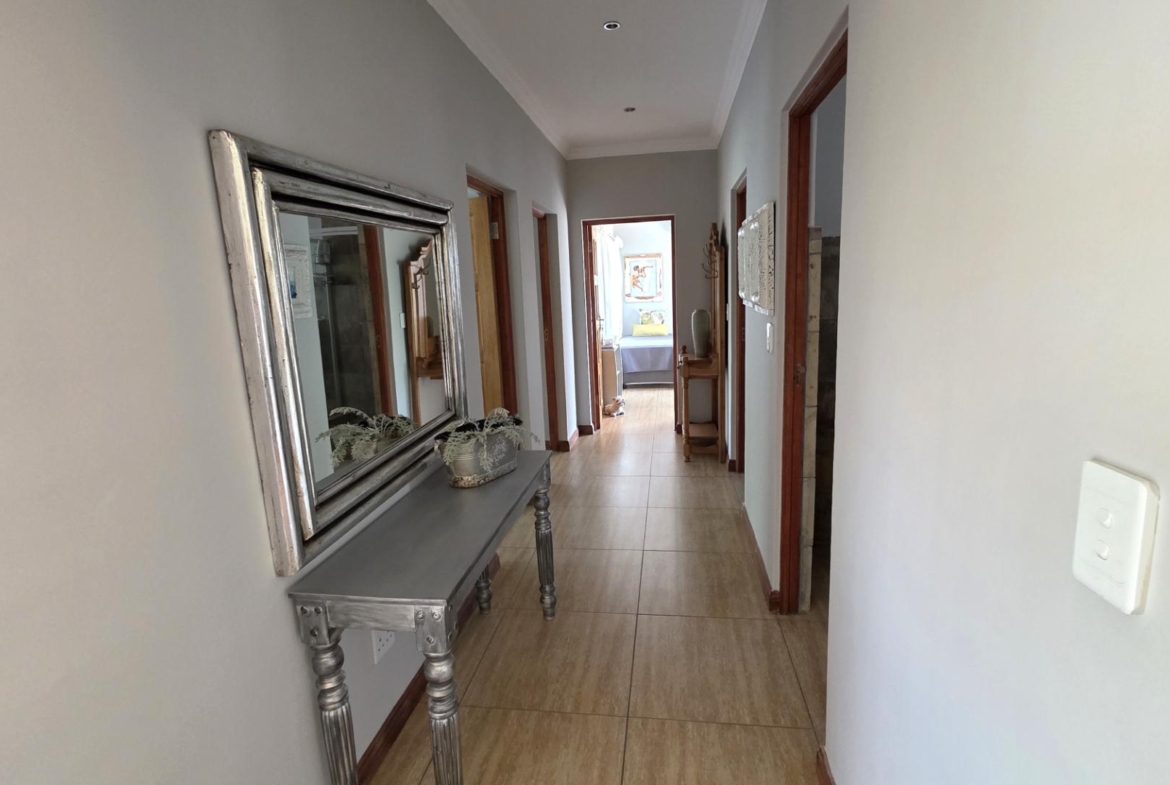 Immaculate 4 Bedroom Family Home In Leloko