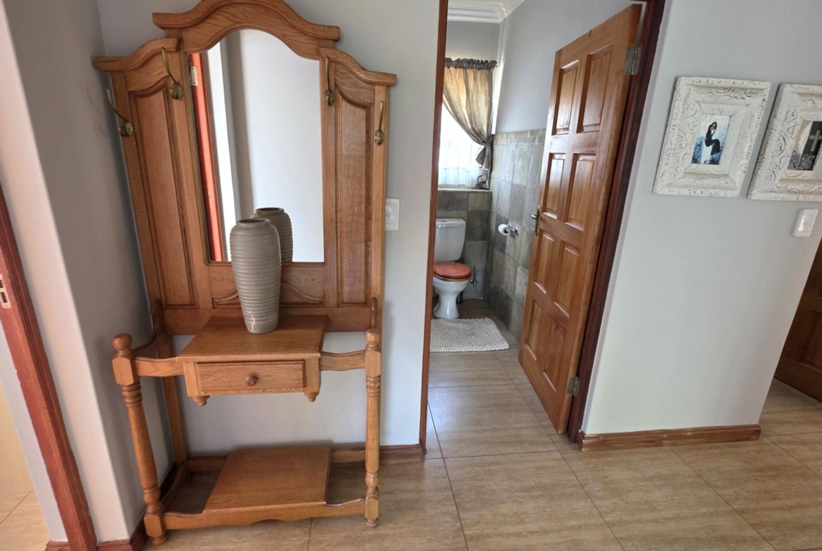 Immaculate 4 Bedroom Family Home In Leloko