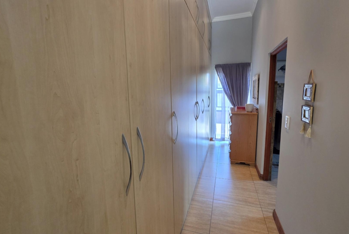 Immaculate 4 Bedroom Family Home In Leloko