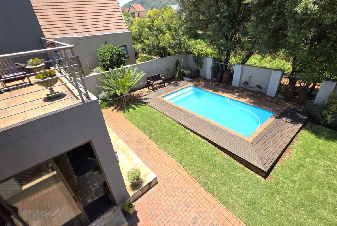 Immaculate 4 Bedroom Family Home In Leloko