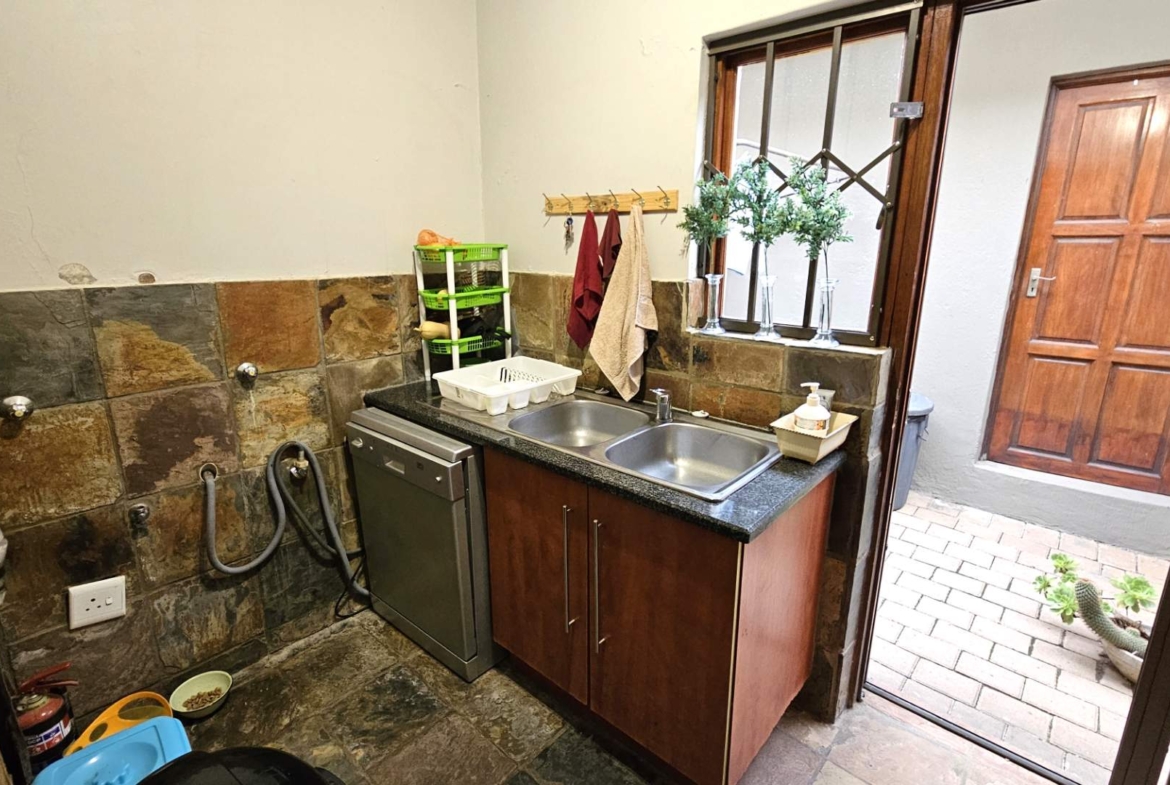 NEAT 2 BEDROOM TOWNHOUSE IN MELODIE