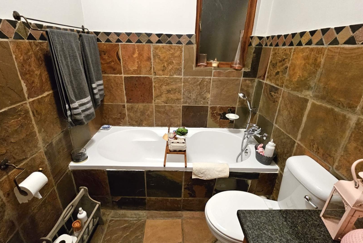 NEAT 2 BEDROOM TOWNHOUSE IN MELODIE