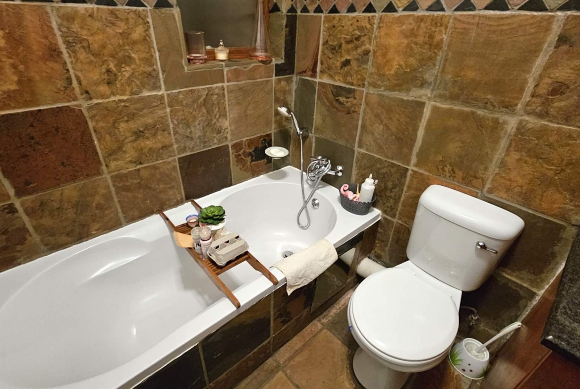 NEAT 2 BEDROOM TOWNHOUSE IN MELODIE