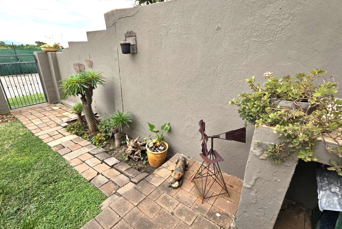 NEAT 2 BEDROOM TOWNHOUSE IN MELODIE