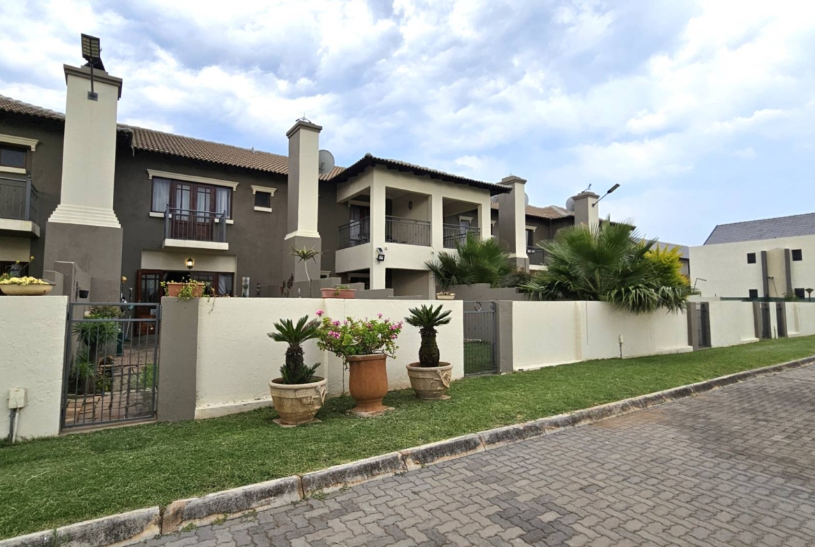NEAT 2 BEDROOM TOWNHOUSE IN MELODIE