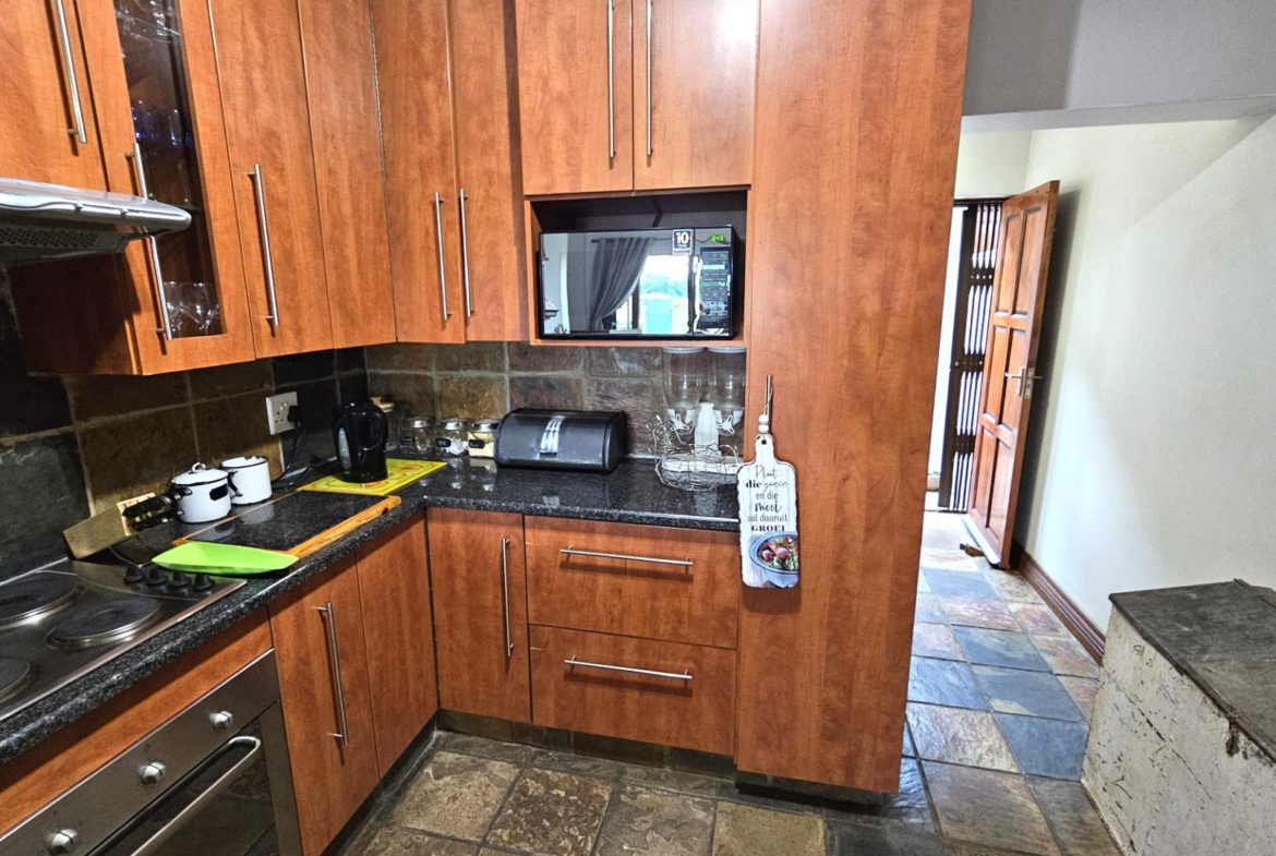 NEAT 2 BEDROOM TOWNHOUSE IN MELODIE
