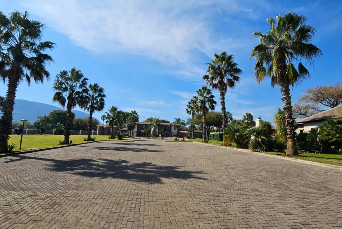 NEAT 2 BEDROOM TOWNHOUSE IN MELODIE