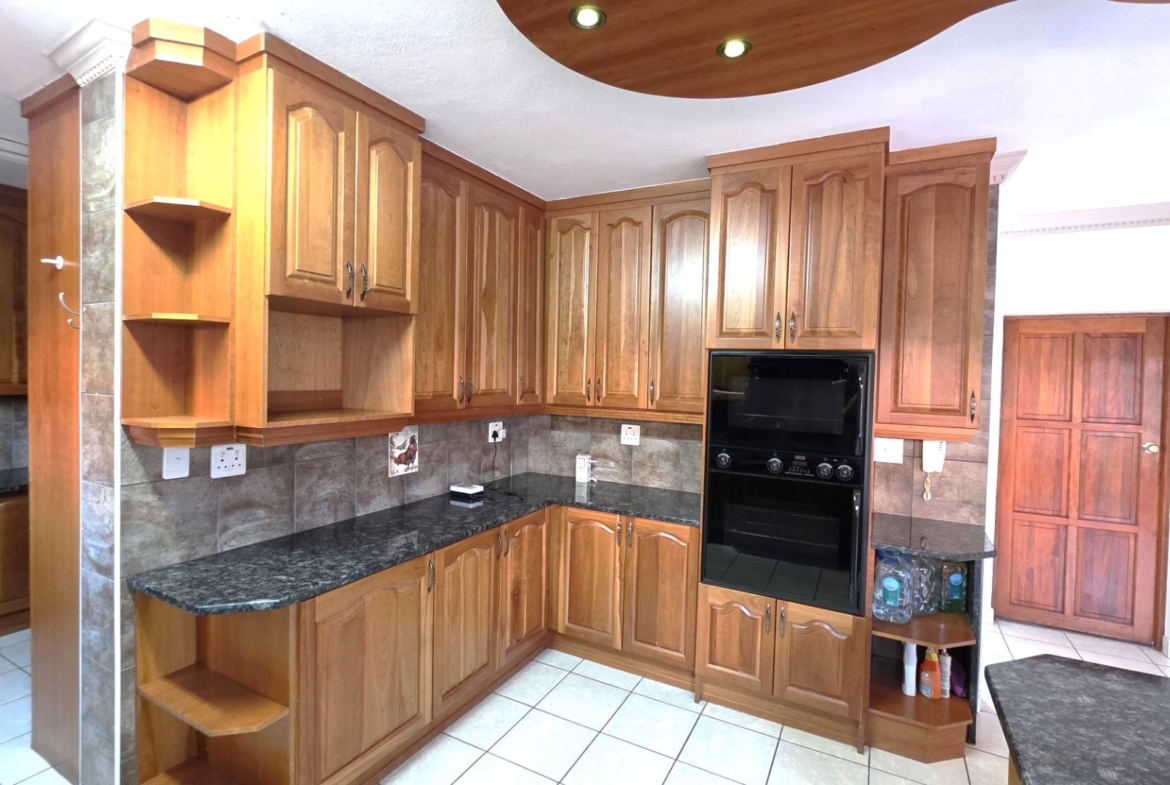 Entertainers Dream 4 Bedroom 5 Bathroom Home
