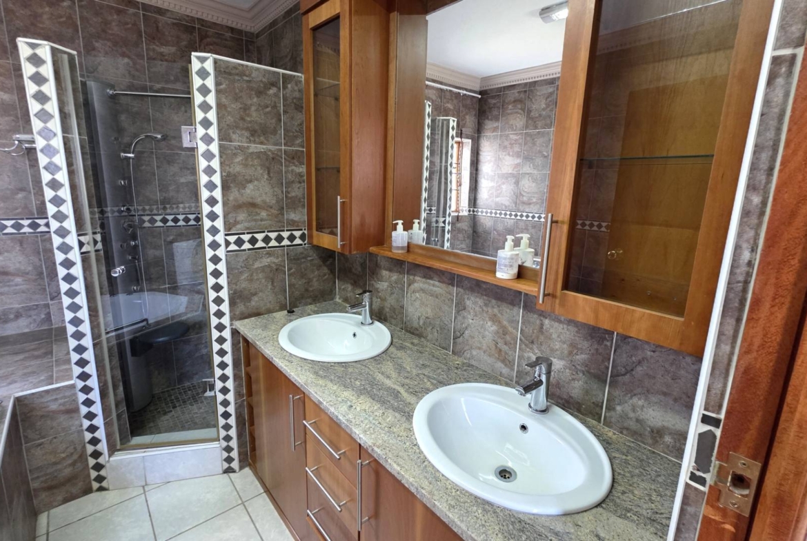 Entertainers Dream 4 Bedroom 5 Bathroom Home