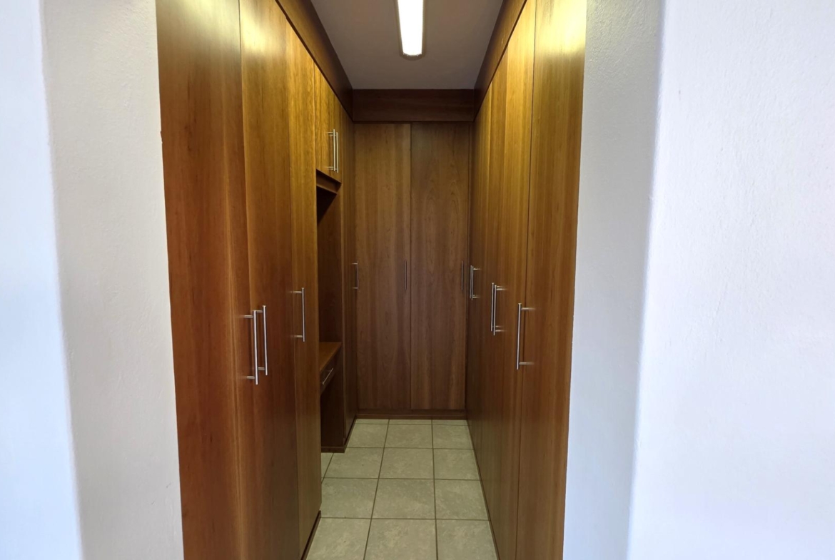 Entertainers Dream 4 Bedroom 5 Bathroom Home