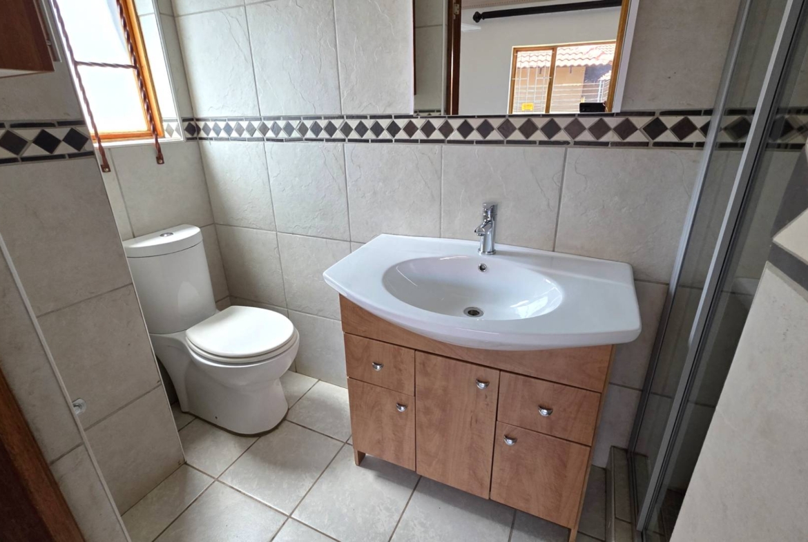 Entertainers Dream 4 Bedroom 5 Bathroom Home