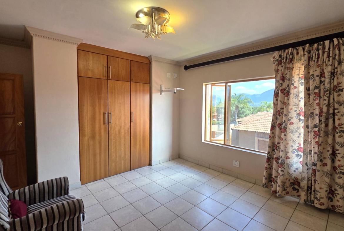 Entertainers Dream 4 Bedroom 5 Bathroom Home