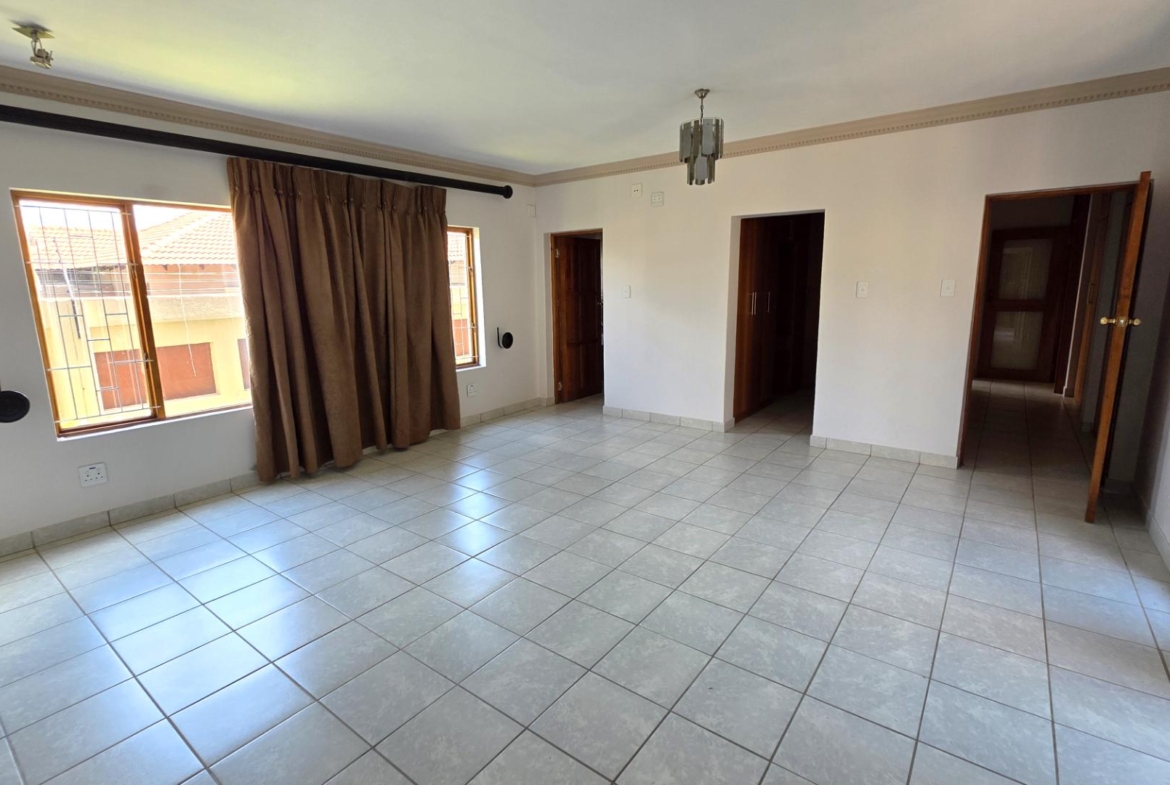 Entertainers Dream 4 Bedroom 5 Bathroom Home