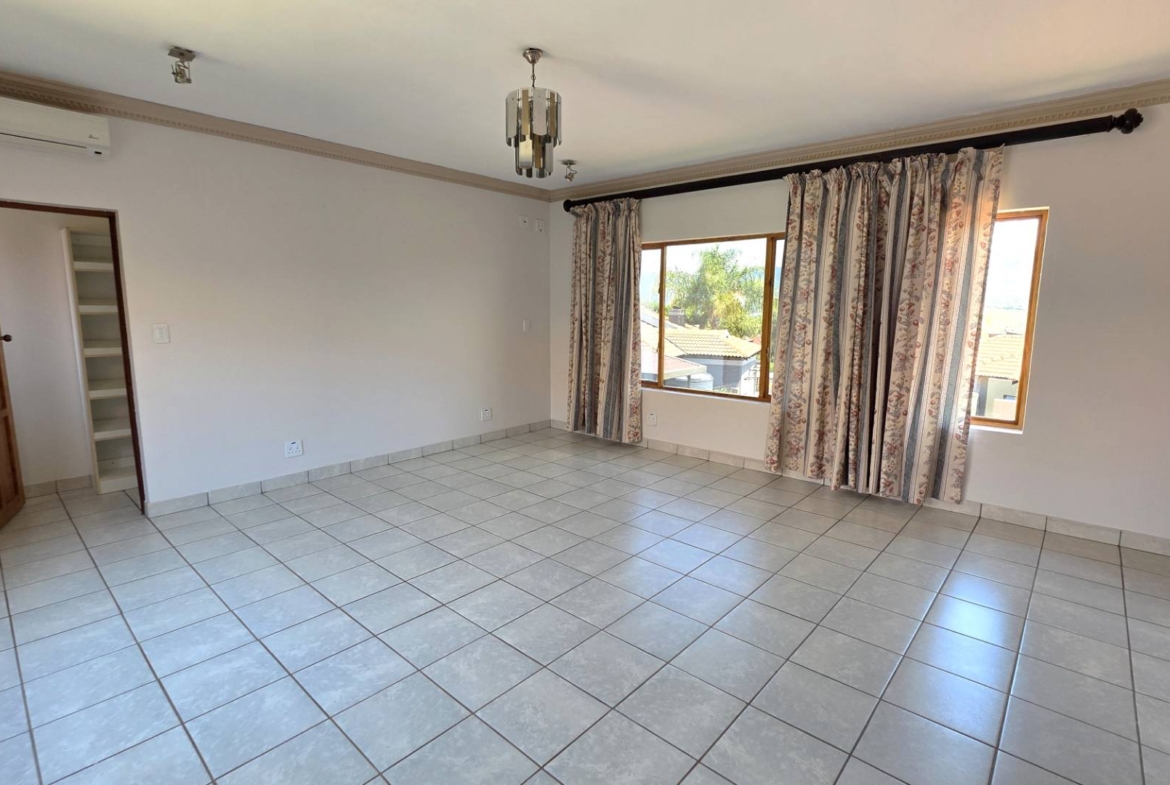 Entertainers Dream 4 Bedroom 5 Bathroom Home