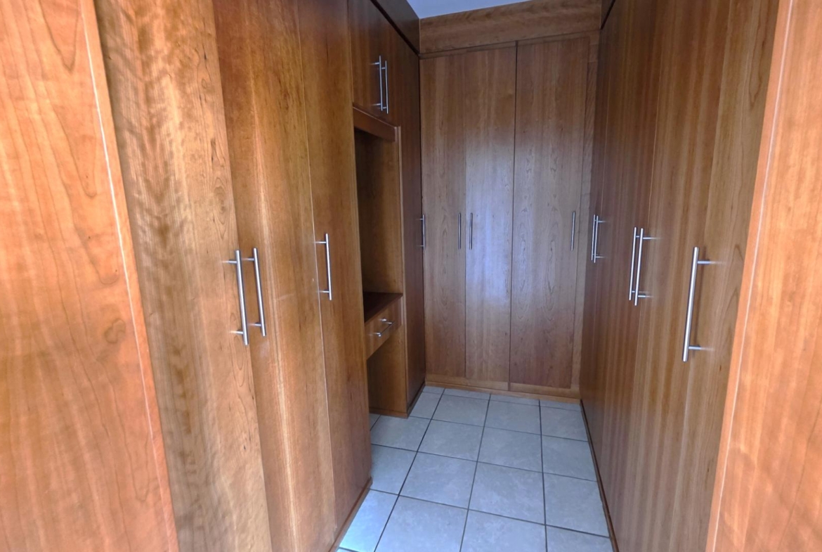 Entertainers Dream 4 Bedroom 5 Bathroom Home