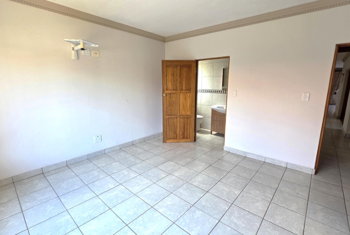 Entertainers Dream 4 Bedroom 5 Bathroom Home