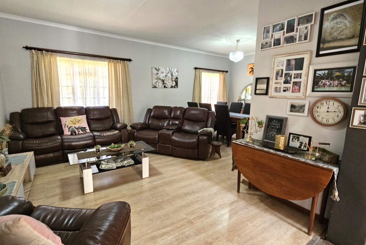 3 Bedroom Family Home in Montana Park