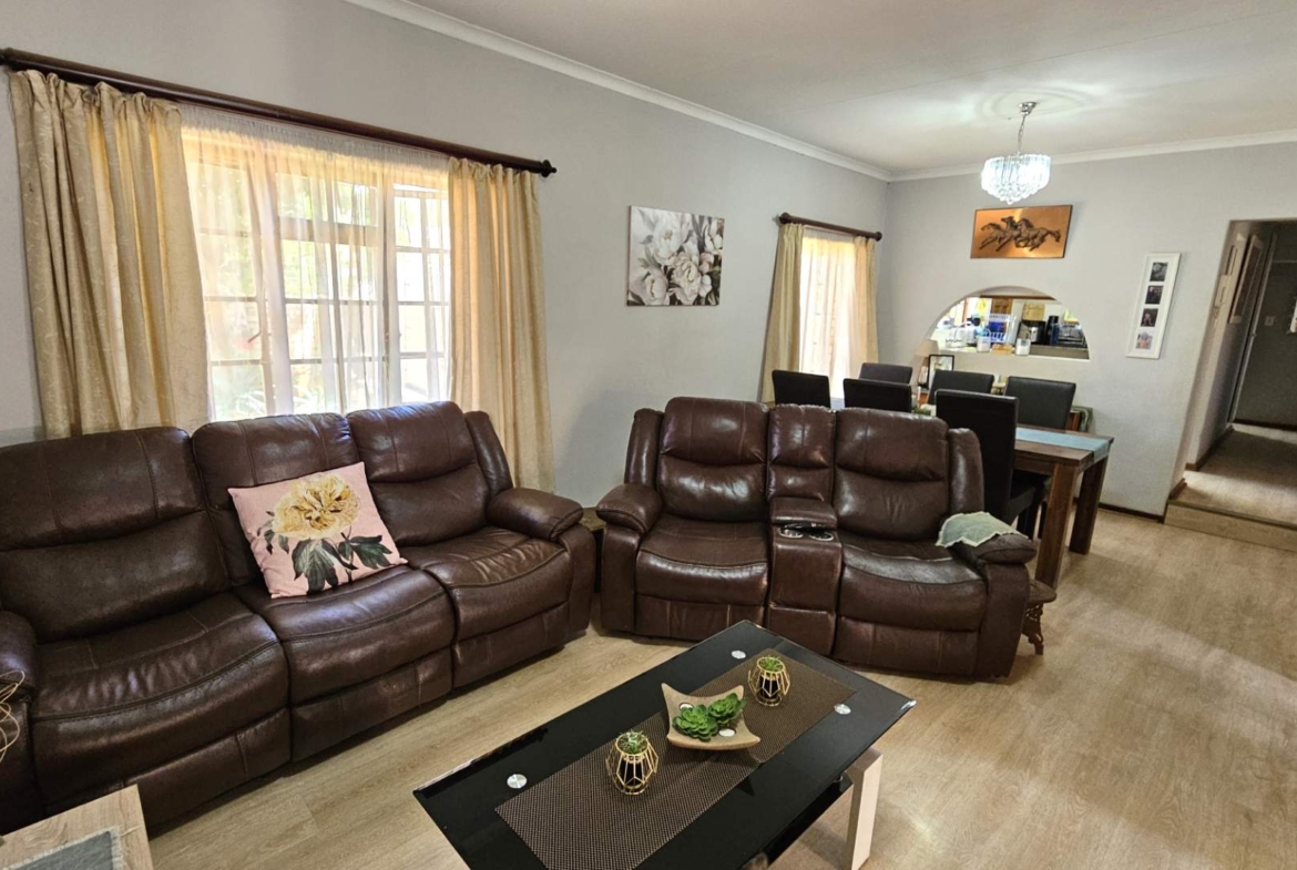 3 Bedroom Family Home in Montana Park