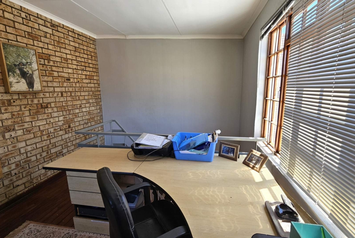 3 Bedroom Family Home in Montana Park