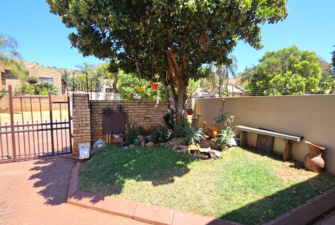 3 Bedroom Family Home in Montana Park