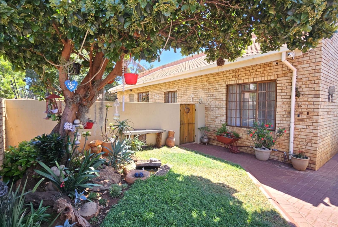3 Bedroom Family Home in Montana Park