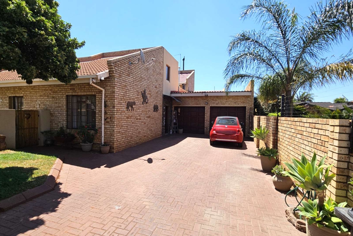 3 Bedroom Family Home in Montana Park