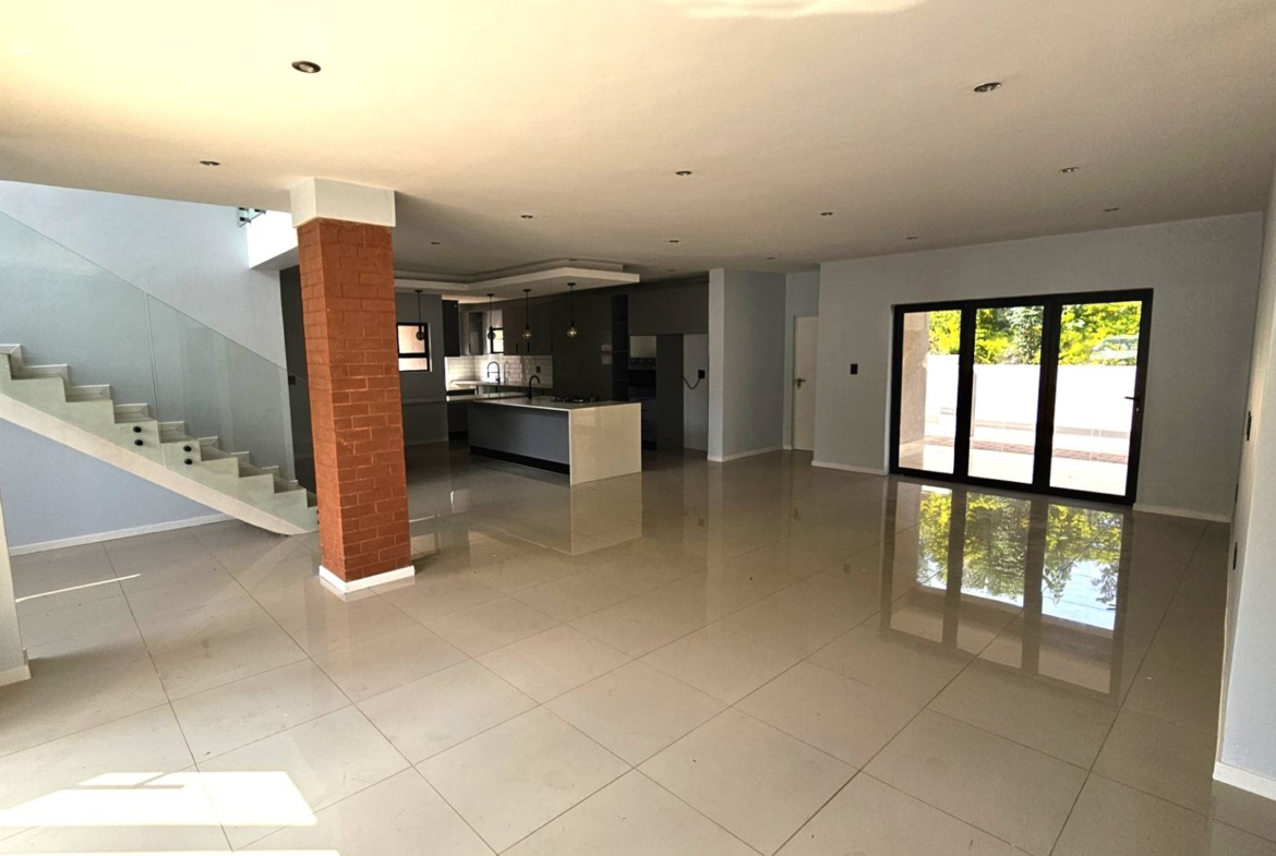 Executive 5 Bedroom House in Melodie Hartbeespoort
