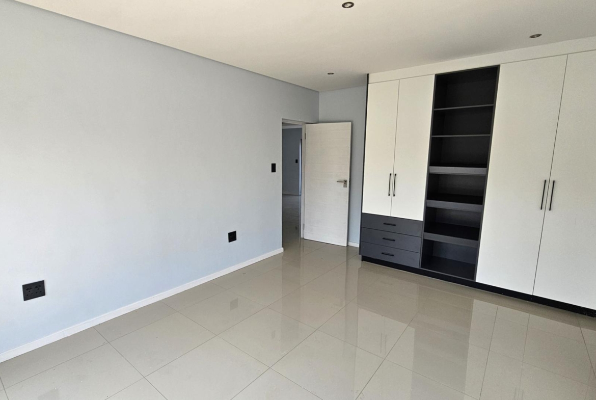 Executive 5 Bedroom House in Melodie Hartbeespoort
