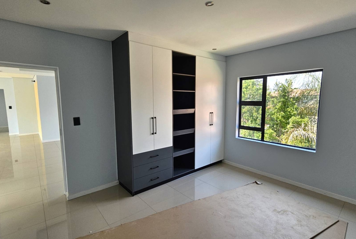 Executive 5 Bedroom House in Melodie Hartbeespoort
