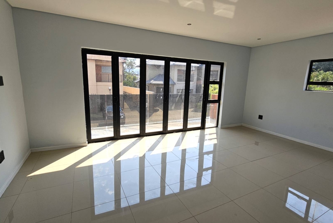 Executive 5 Bedroom House in Melodie Hartbeespoort