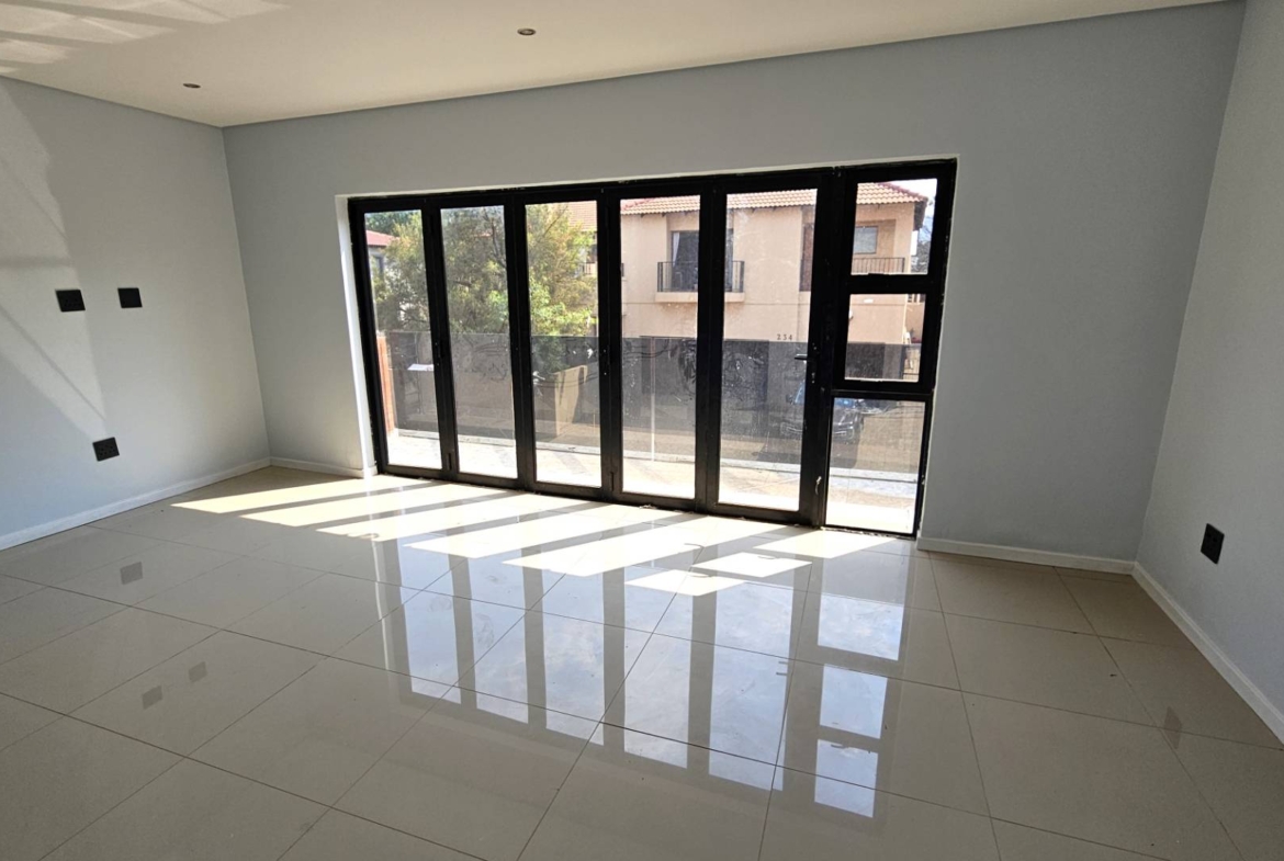 Executive 5 Bedroom House in Melodie Hartbeespoort