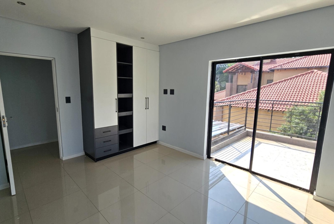 Executive 5 Bedroom House in Melodie Hartbeespoort
