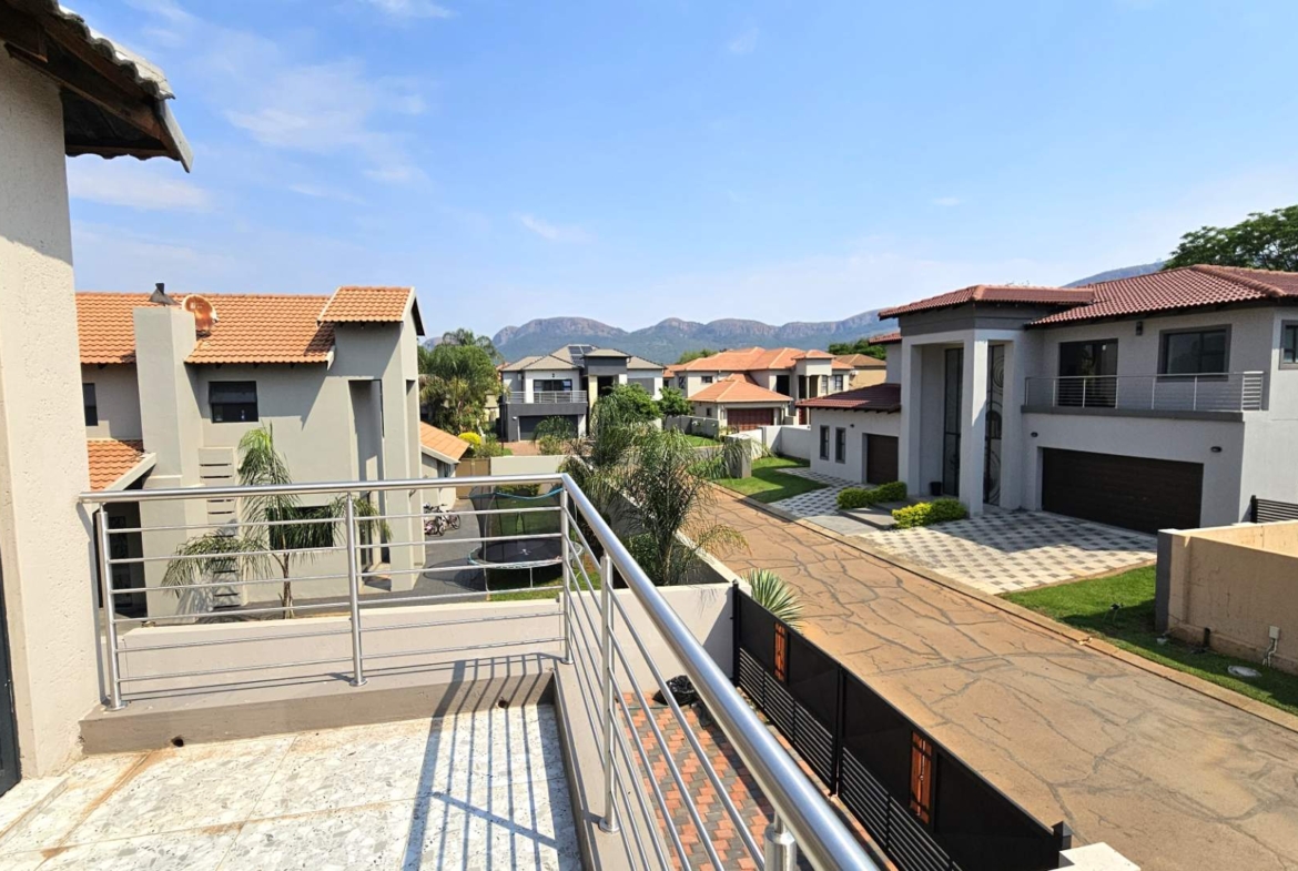 Executive 5 Bedroom House in Melodie Hartbeespoort