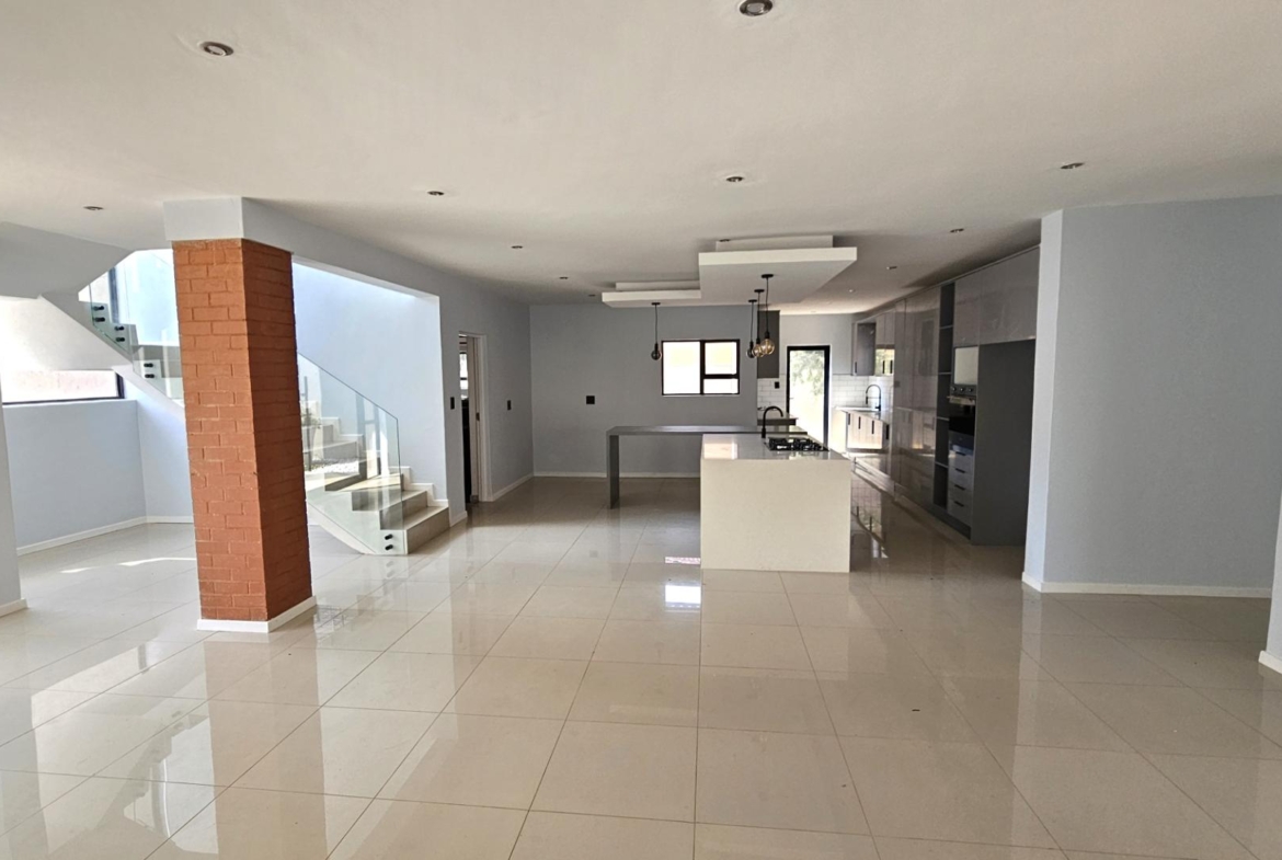 Executive 5 Bedroom House in Melodie Hartbeespoort