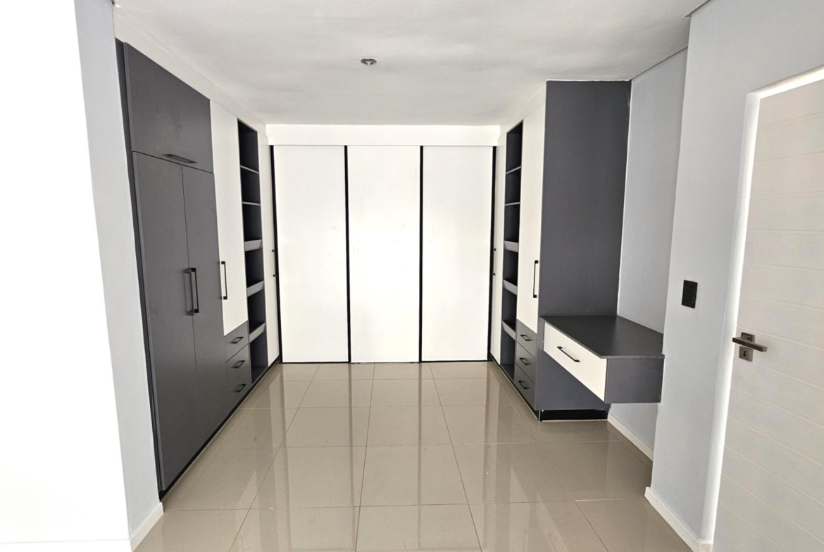 Executive 5 Bedroom House in Melodie Hartbeespoort