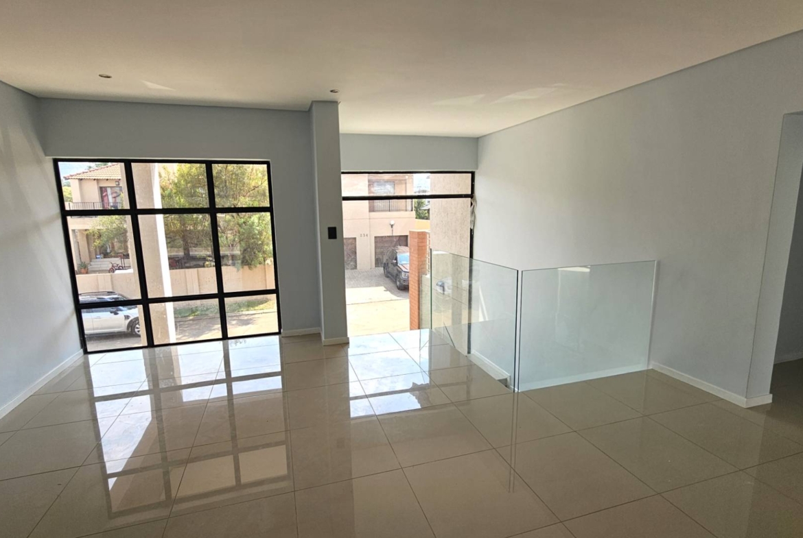 Executive 5 Bedroom House in Melodie Hartbeespoort