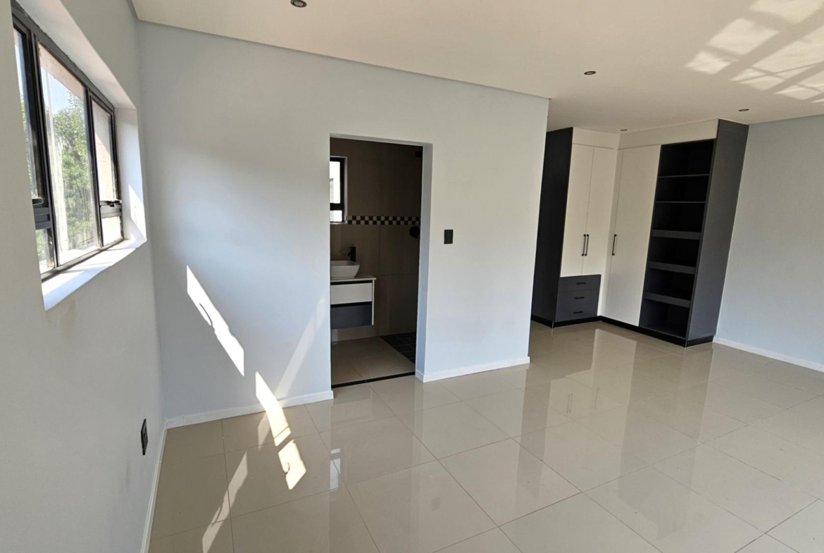 Executive 5 Bedroom House in Melodie Hartbeespoort