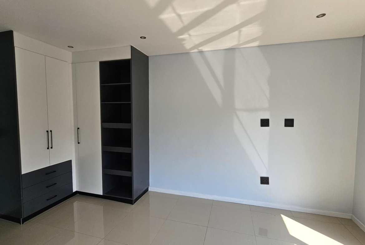 Executive 5 Bedroom House in Melodie Hartbeespoort