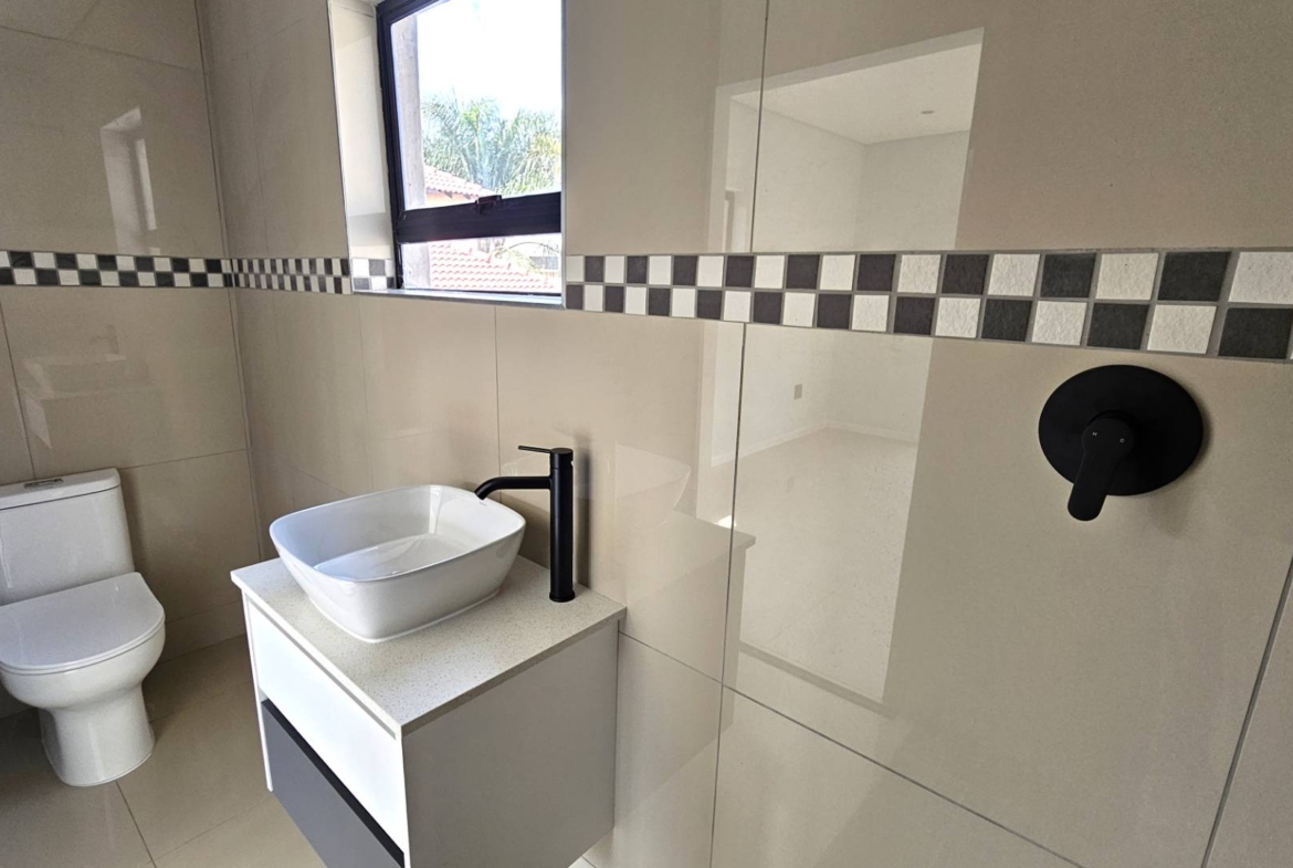 Executive 5 Bedroom House in Melodie Hartbeespoort