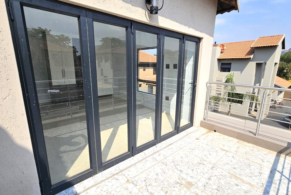 Executive 5 Bedroom House in Melodie Hartbeespoort