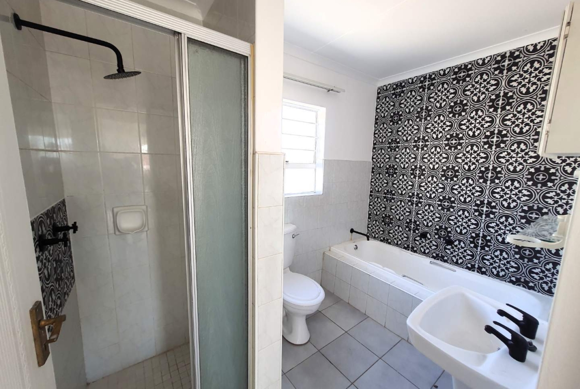 Perfectly positioned 1 Bedroom Apartment